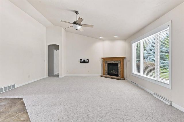 89 PENBROOK CIRCLE, Appleton, WI 54914