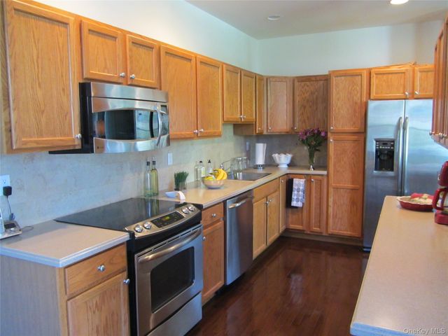 48 High Ridge Lane, Middletown, NY 10940