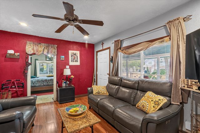 3332 Coronet Boulevard, Dallas, TX 75212