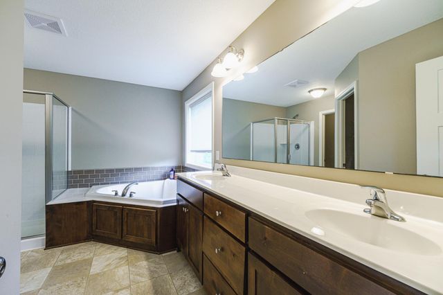 15224 Valley View Drive, Savage, MN 55378