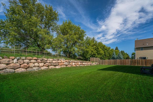 15224 Valley View Drive, Savage, MN 55378