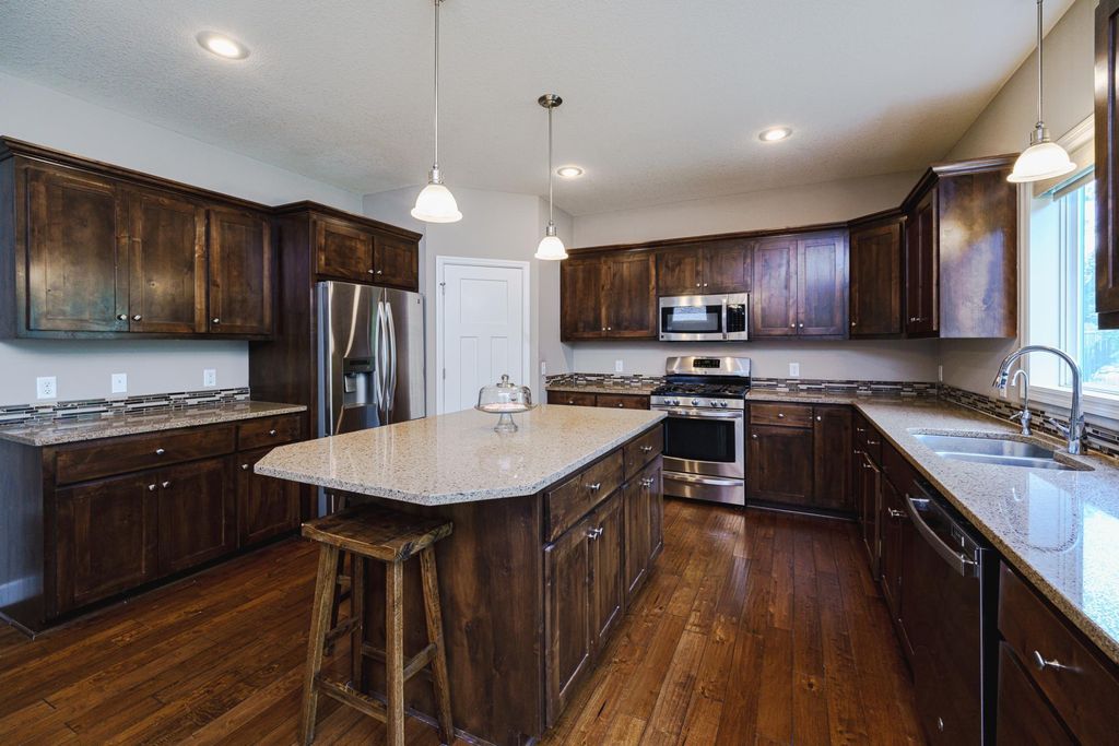15224 Valley View Drive, Savage, MN 55378 — photo 5