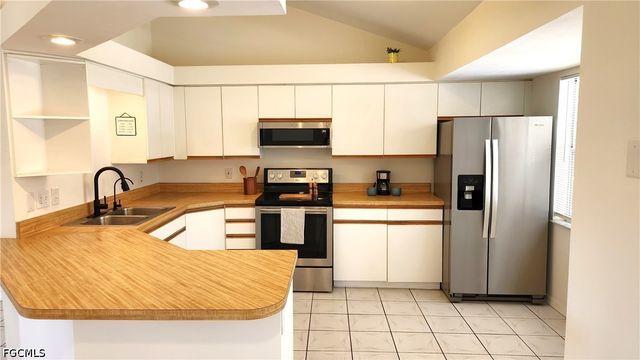 2243 SW 27th ST, Cape Coral, FL 33914