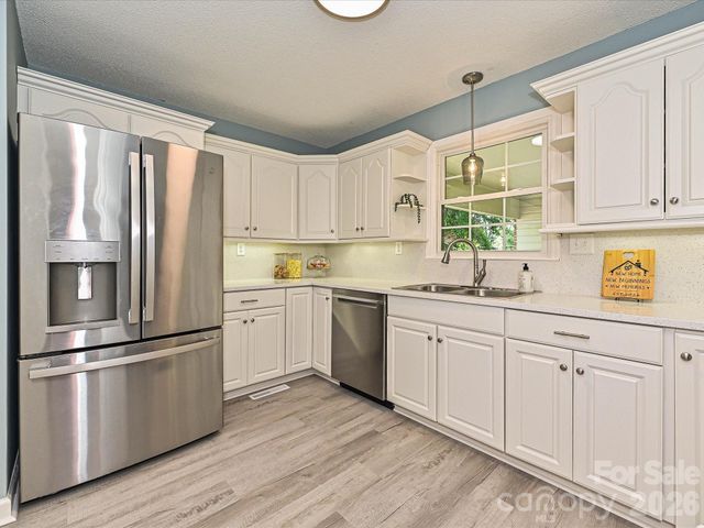 218 Sturbridge Drive, Charlotte, NC 28214