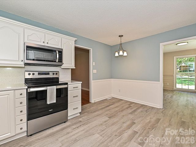 218 Sturbridge Drive, Charlotte, NC 28214