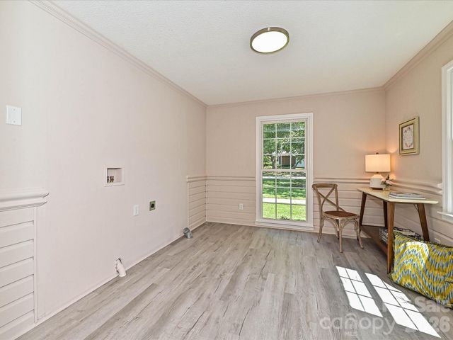 218 Sturbridge Drive, Charlotte, NC 28214