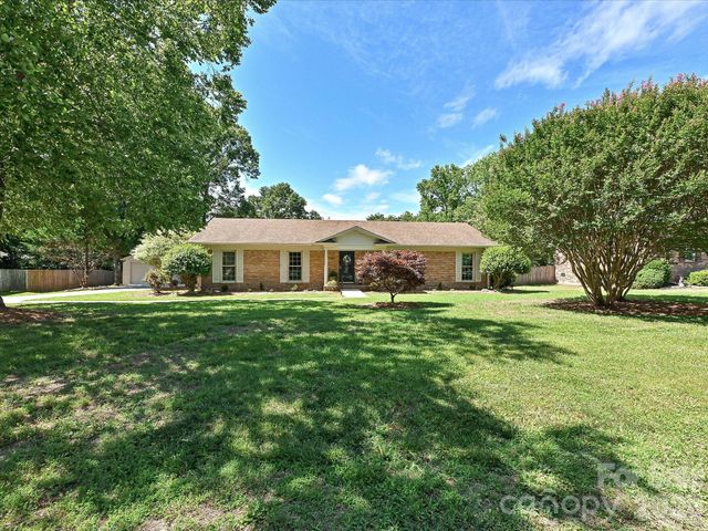 218 Sturbridge Drive, Charlotte, NC 28214