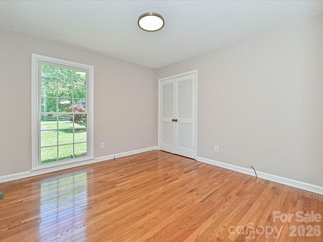 218 Sturbridge Drive, Charlotte, NC 28214