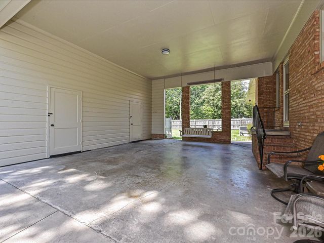 218 Sturbridge Drive, Charlotte, NC 28214