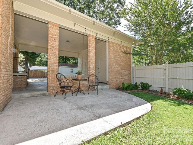 218 Sturbridge Drive, Charlotte, NC 28214