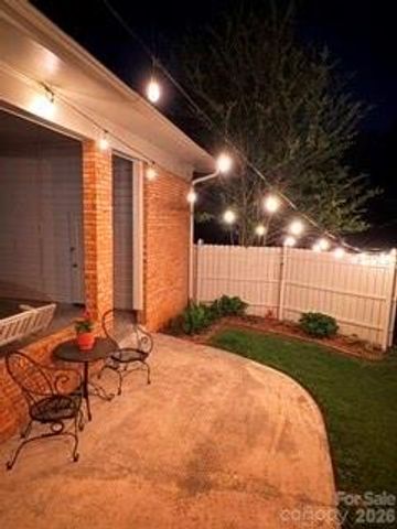218 Sturbridge Drive, Charlotte, NC 28214