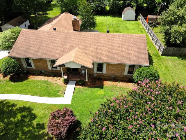 218 Sturbridge Drive, Charlotte, NC 28214