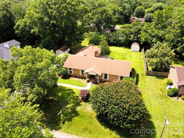 218 Sturbridge Drive, Charlotte, NC 28214