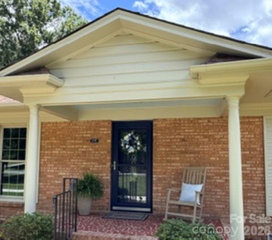 218 Sturbridge Drive, Charlotte, NC 28214