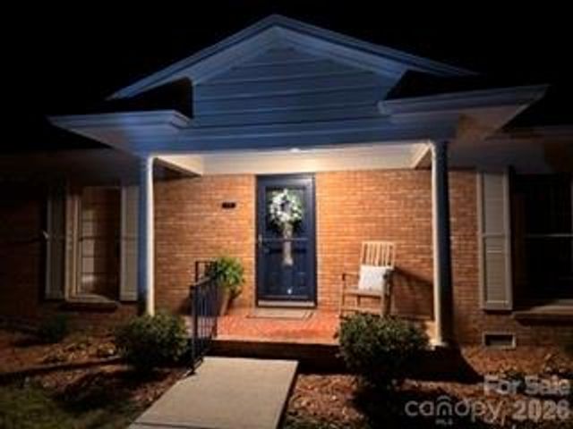 218 Sturbridge Drive, Charlotte, NC 28214