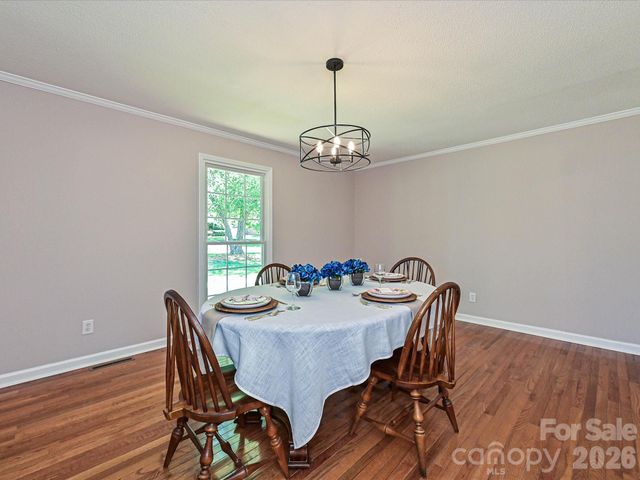 218 Sturbridge Drive, Charlotte, NC 28214