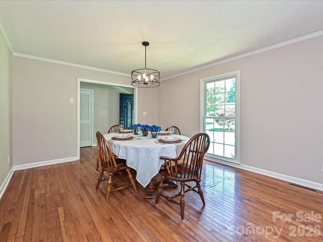 218 Sturbridge Drive, Charlotte, NC 28214