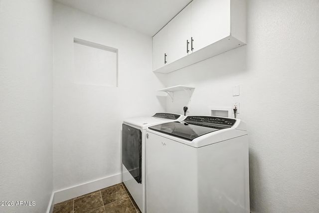 2702 E GROVERS Avenue, Phoenix, AZ 85032