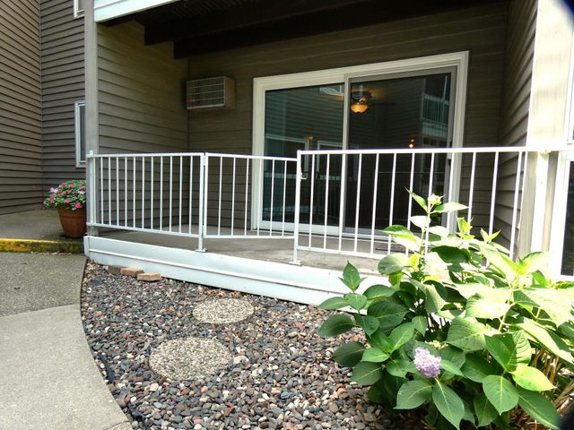 135 Viking Drive E 110, Little Canada, MN 55117