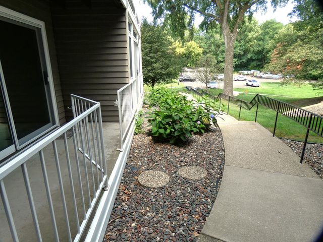 135 Viking Drive E 110, Little Canada, MN 55117