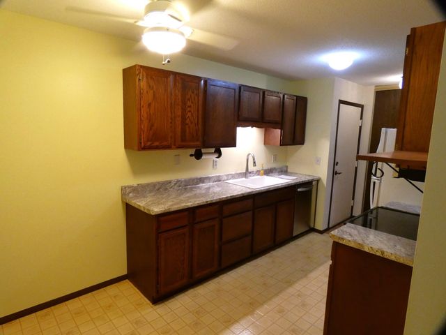 135 Viking Drive E 110, Little Canada, MN 55117