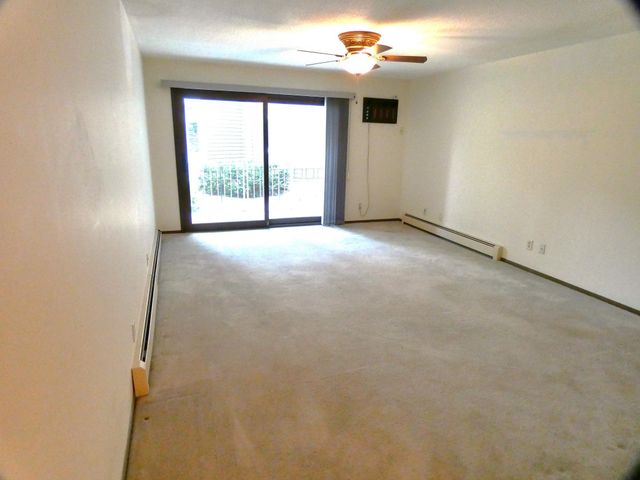 135 Viking Drive E 110, Little Canada, MN 55117