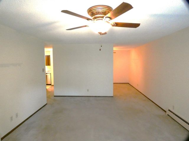 135 Viking Drive E 110, Little Canada, MN 55117