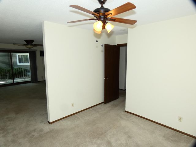 135 Viking Drive E 110, Little Canada, MN 55117