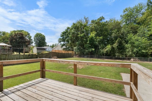 334 Kelsey Dr, Clarksville, TN 37042
