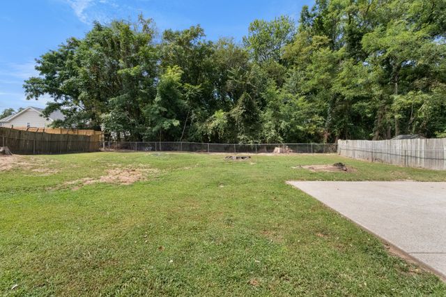 334 Kelsey Dr, Clarksville, TN 37042