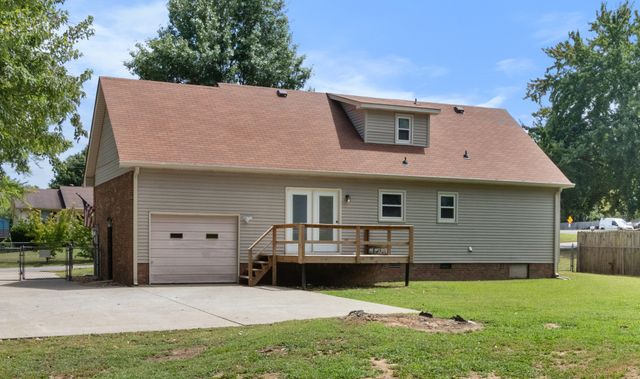 334 Kelsey Dr, Clarksville, TN 37042