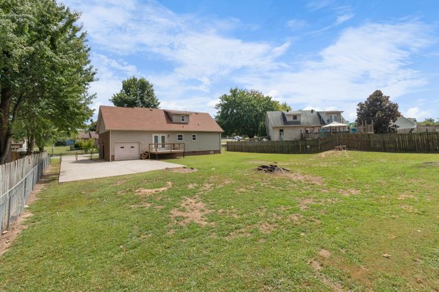 334 Kelsey Dr, Clarksville, TN 37042