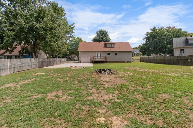 334 Kelsey Dr, Clarksville, TN 37042