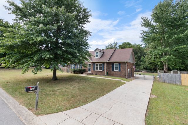 334 Kelsey Dr, Clarksville, TN 37042