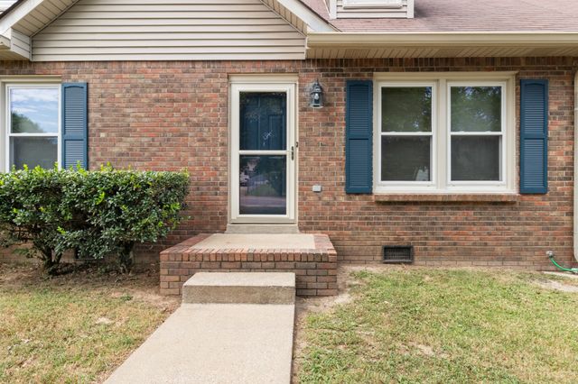 334 Kelsey Dr, Clarksville, TN 37042