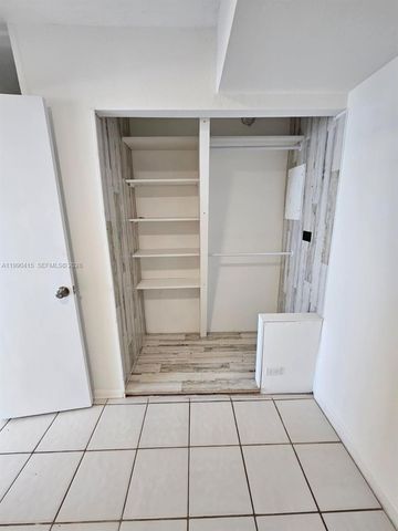 7135 Collins Ave 1821, Miami Beach, FL 33141