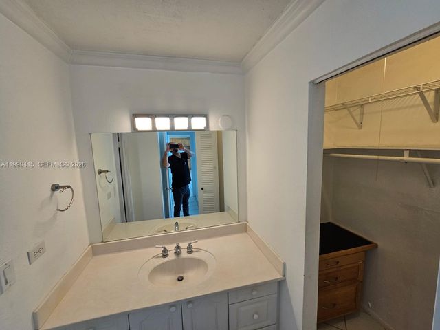 7135 Collins Ave 1821, Miami Beach, FL 33141