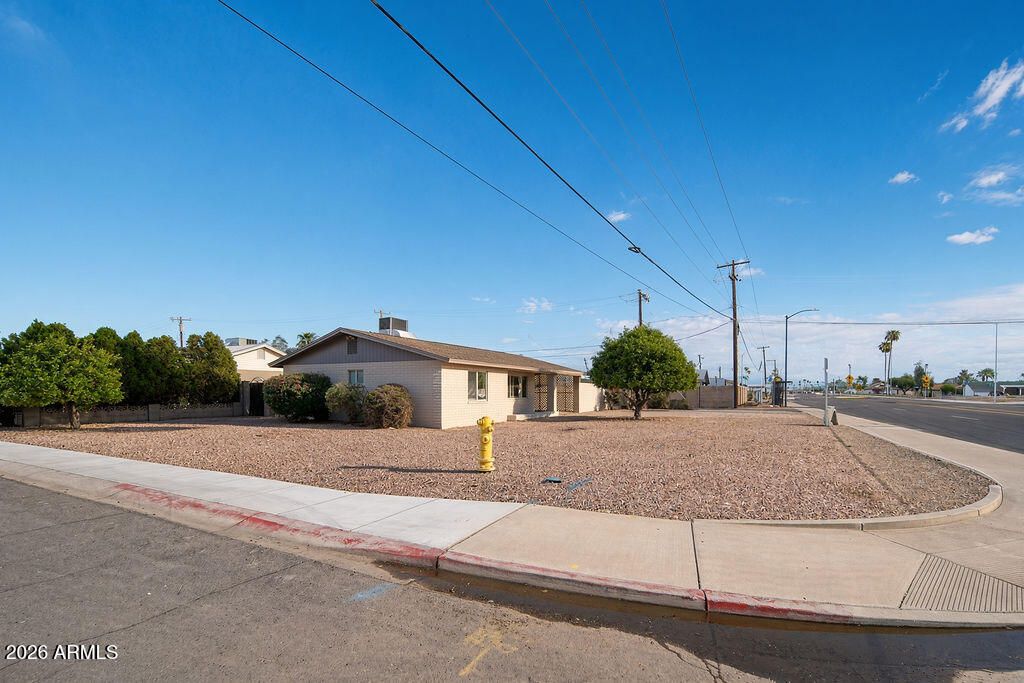 11804 N 111TH Avenue, Youngtown, AZ 85363 — photo 2