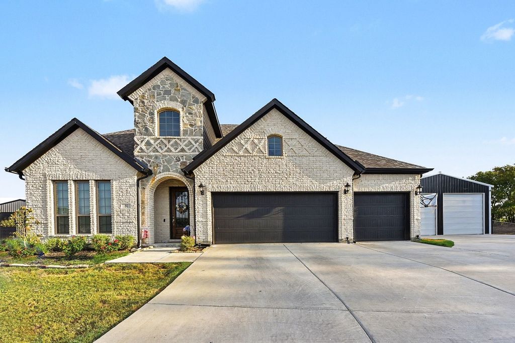 8 Beech Street, Howe, TX 75459