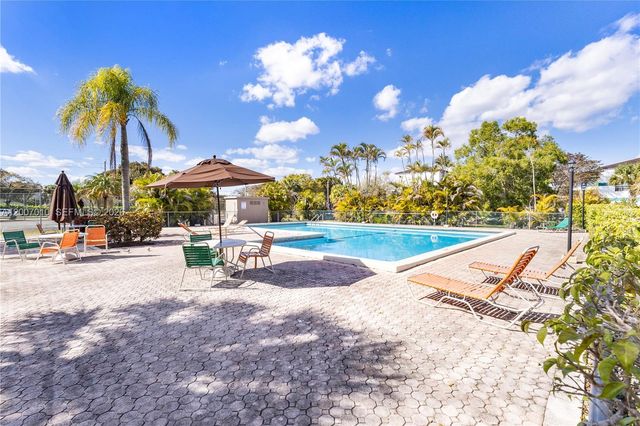 10855 SW 112th Ave 211, Miami, FL 33176