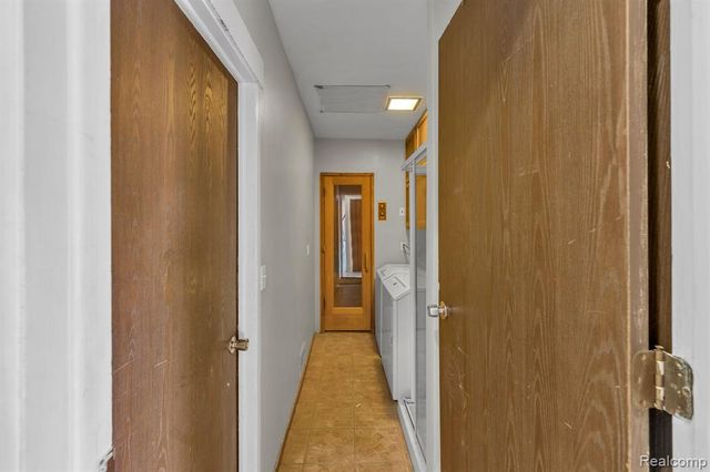 3489 Riverview Court, Wayne, MI 48184