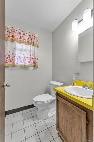 3489 Riverview Court, Wayne, MI 48184