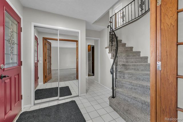 3489 Riverview Court, Wayne, MI 48184