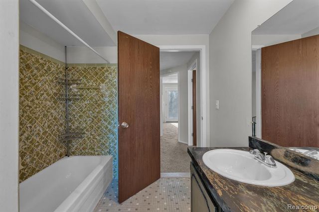 3489 Riverview Court, Wayne, MI 48184