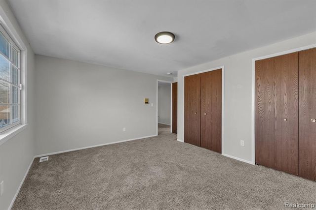 3489 Riverview Court, Wayne, MI 48184