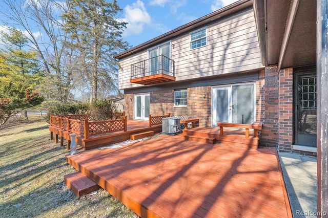 3489 Riverview Court, Wayne, MI 48184