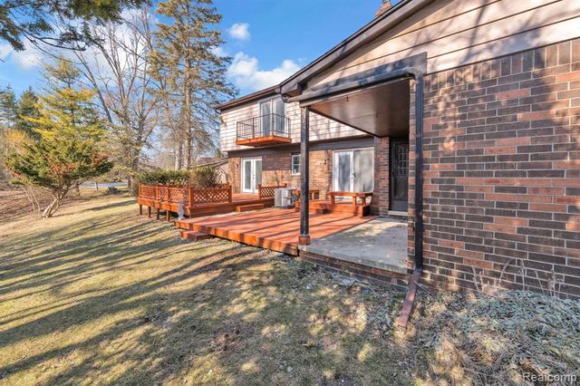 3489 Riverview Court, Wayne, MI 48184