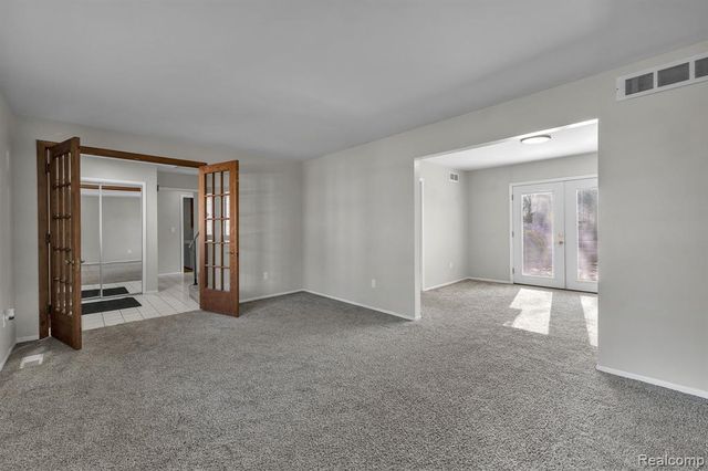 3489 Riverview Court, Wayne, MI 48184