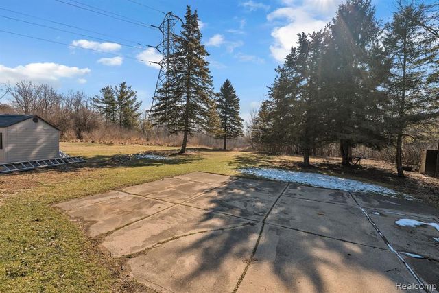 3489 Riverview Court, Wayne, MI 48184