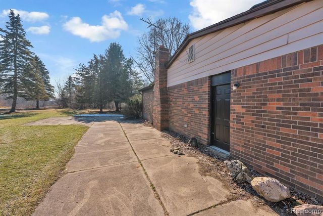 3489 Riverview Court, Wayne, MI 48184